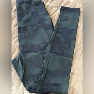 ALO Yoga Dark Green Camo High-Rise Leggings